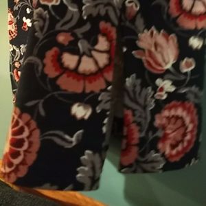 LOFT Skirts - Loft Floral Midi Skirt w/side slits LOFT Skirts - Loft Floral Midi Skirt w/side slits